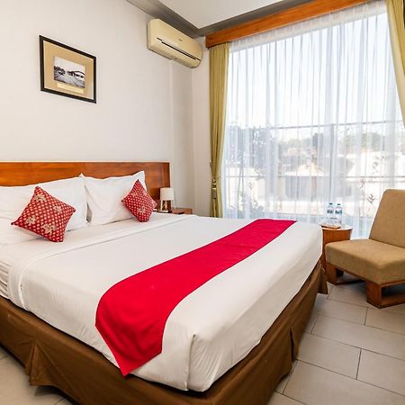 Hotel Blambangan Banyuwangi  Exterior photo