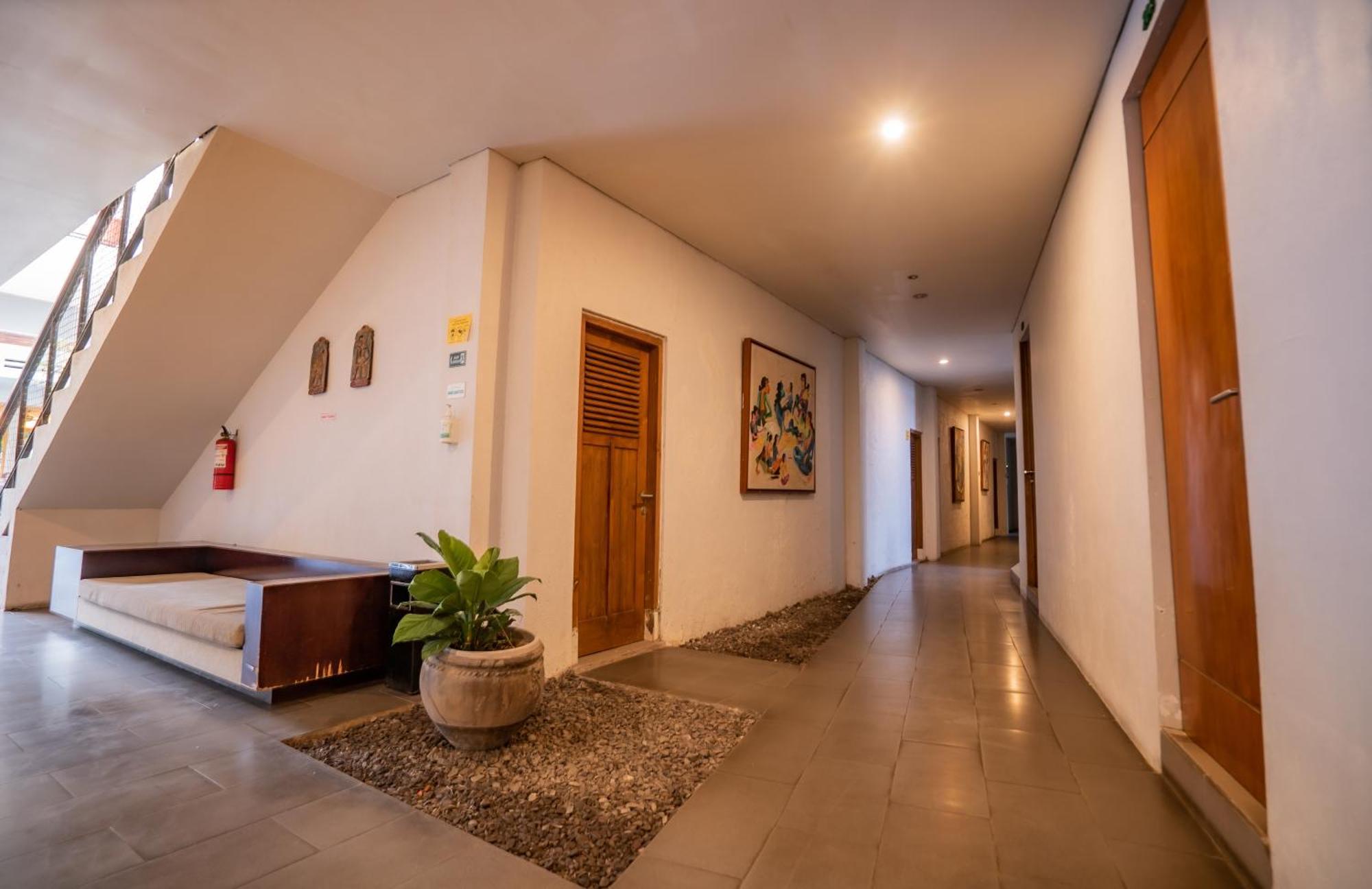 Hotel Blambangan Banyuwangi  Exterior photo