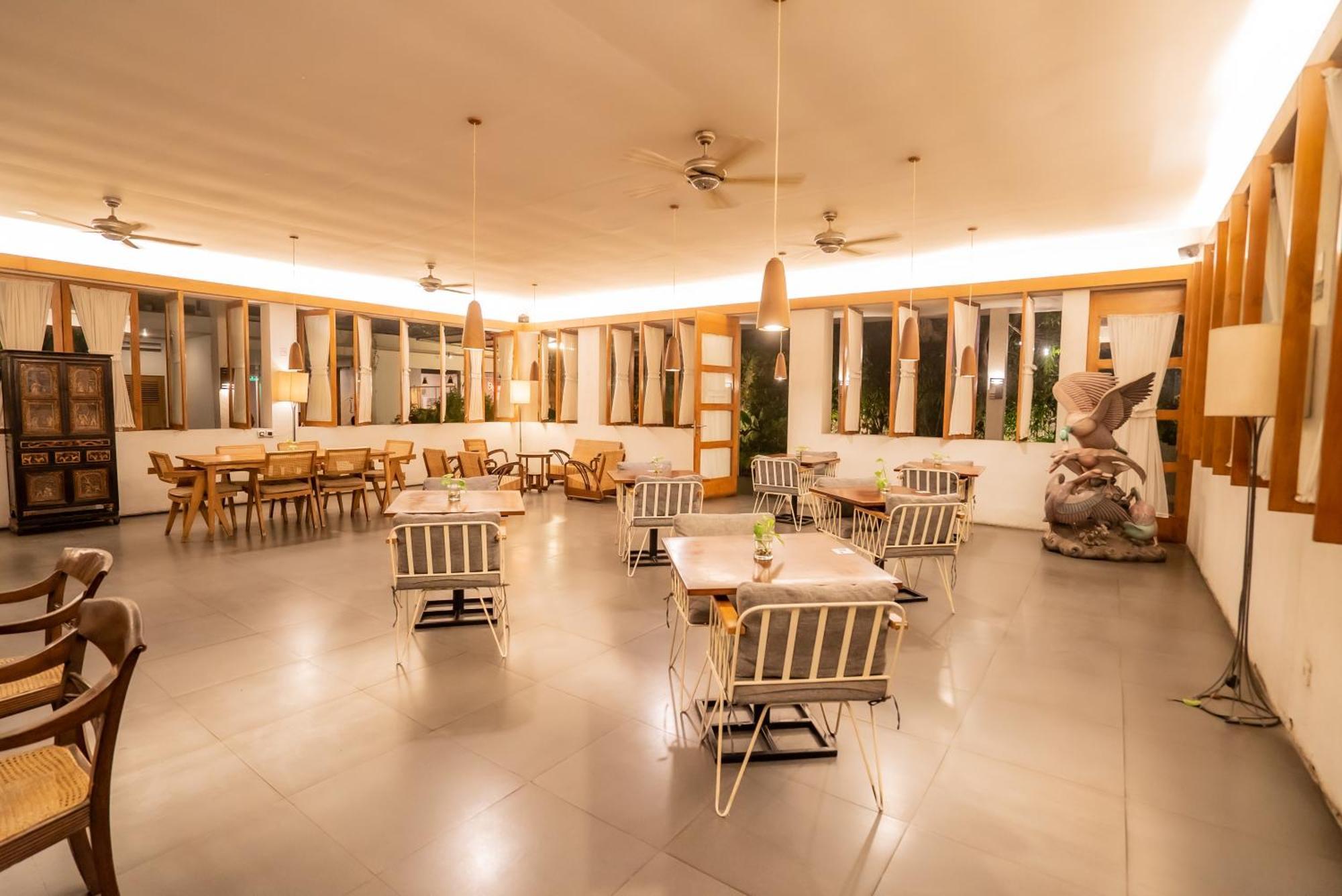 Hotel Blambangan Banyuwangi  Exterior photo