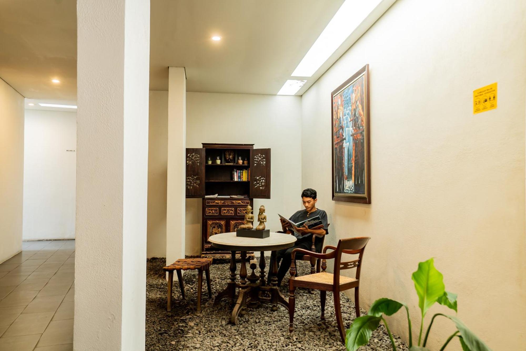 Hotel Blambangan Banyuwangi  Exterior photo