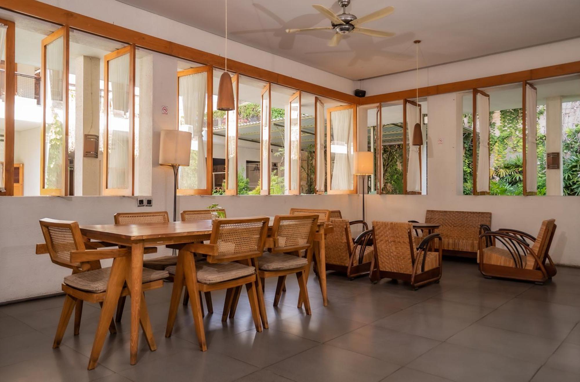 Hotel Blambangan Banyuwangi  Exterior photo