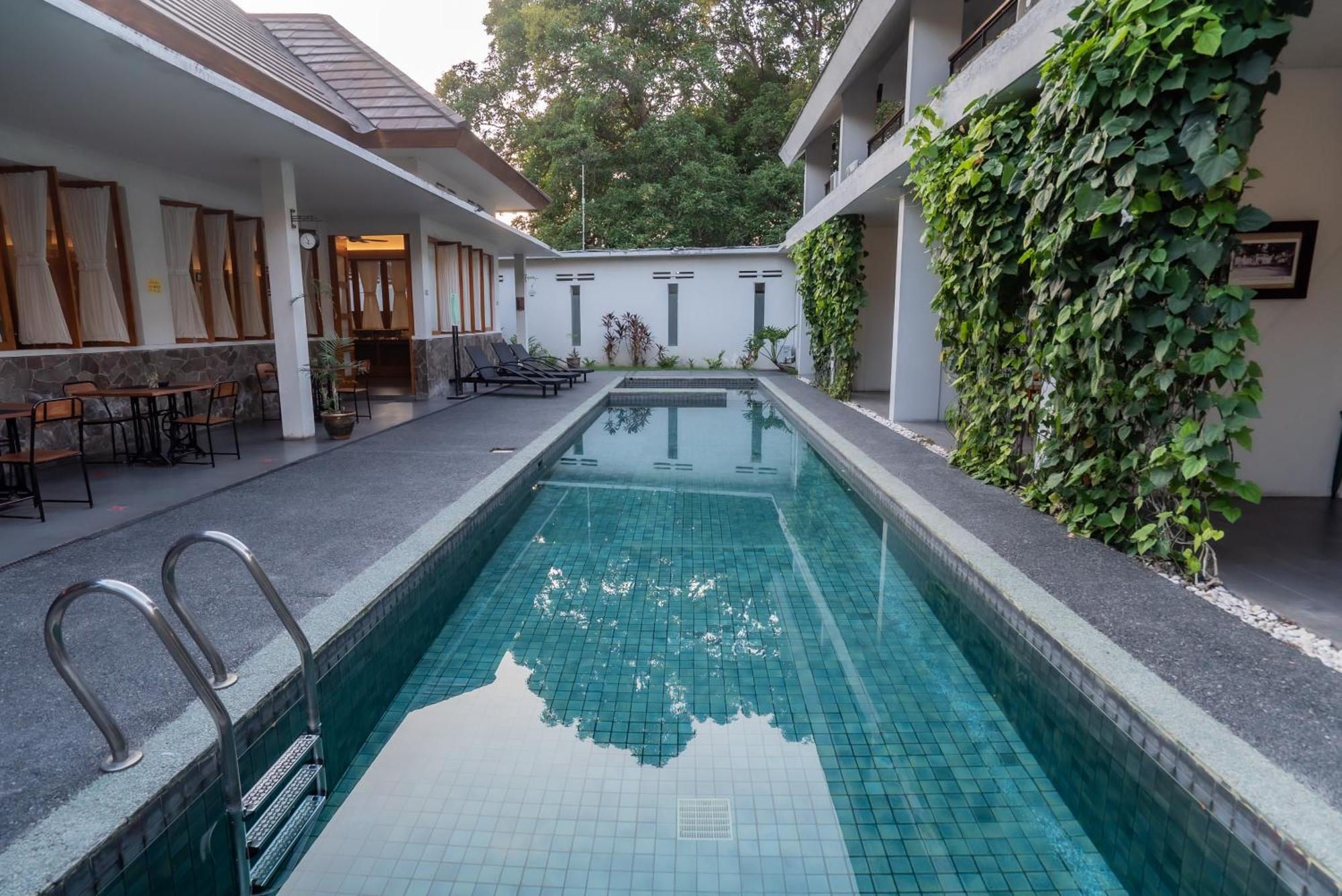 Hotel Blambangan Banyuwangi  Exterior photo