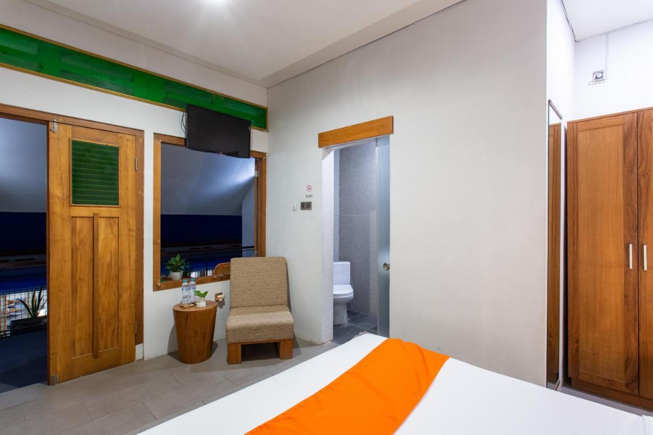 Hotel Blambangan Banyuwangi  Exterior photo