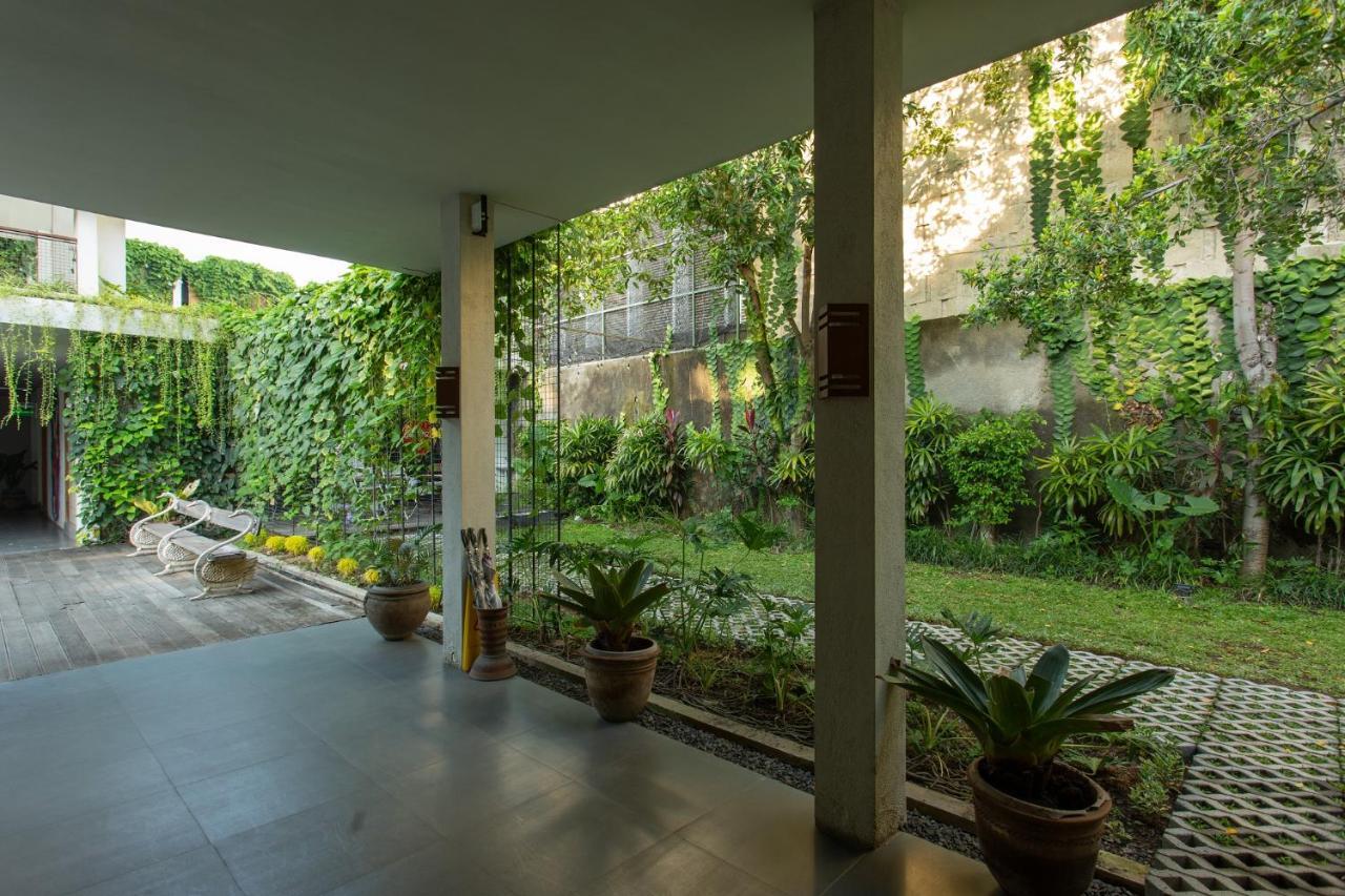 Hotel Blambangan Banyuwangi  Exterior photo